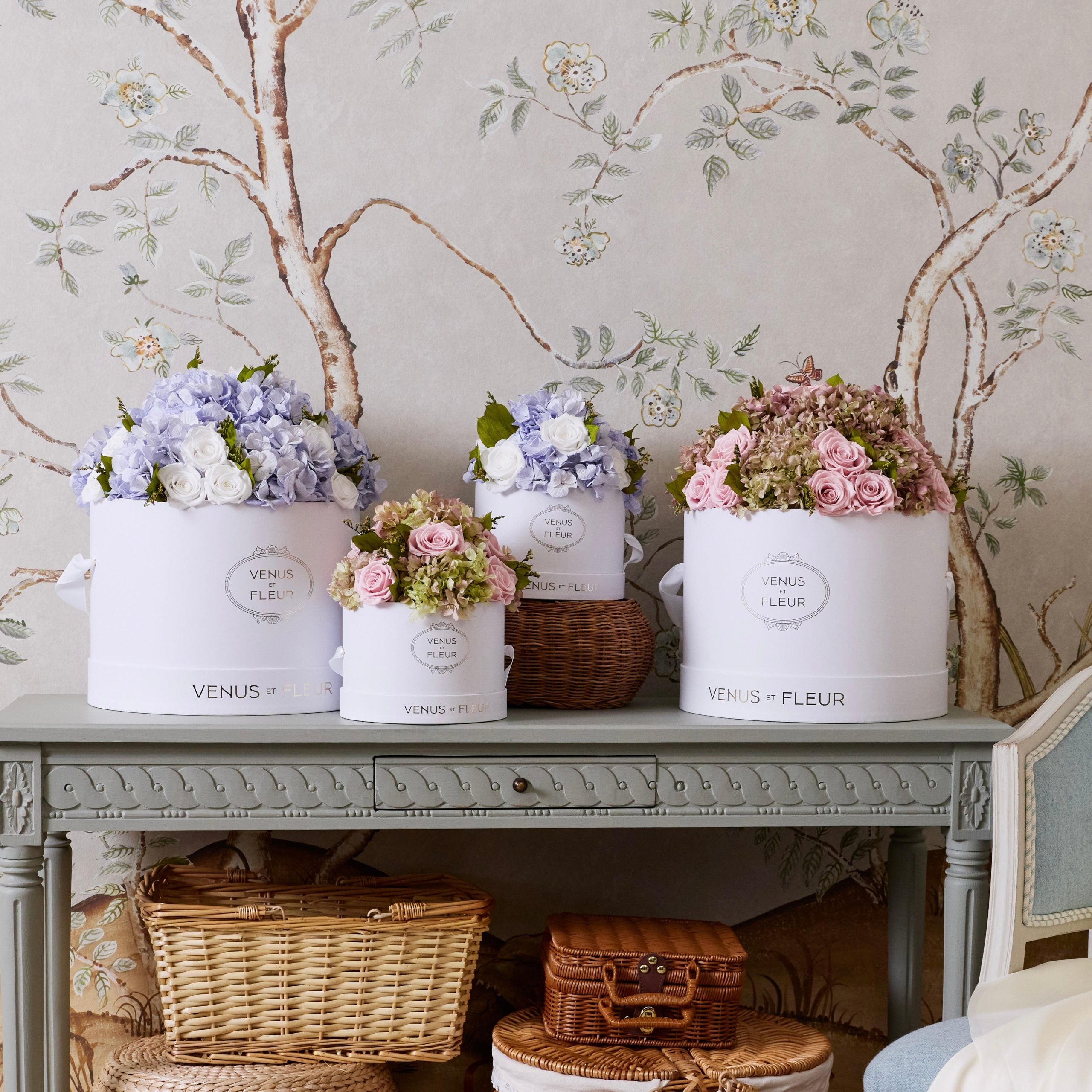 Small Round Roses & Hydrangeas
